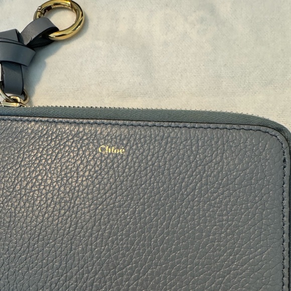 Chloe Alphabet Wallet in Grained Leather - Picture 4 of 16